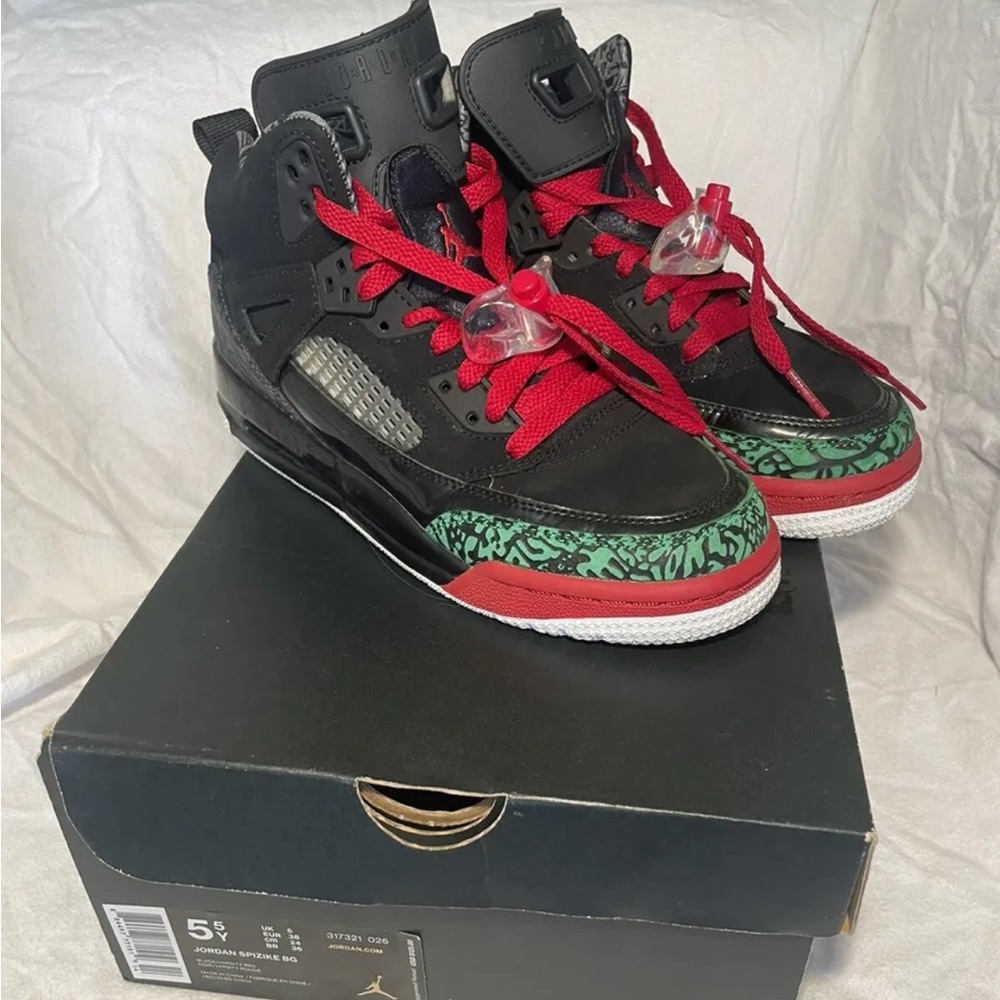 Grade School Jordan Spizike Black/Varsity Red (317321 026) - 5.5Y